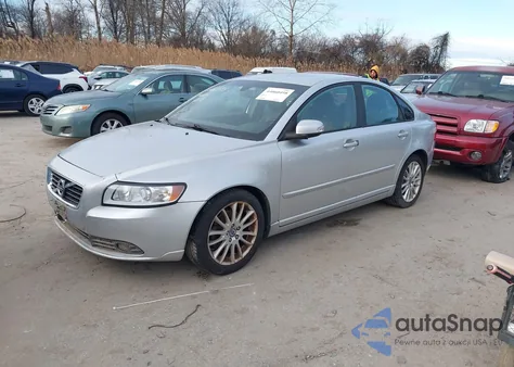 2011 Volvo S40 T5/T5 R-Design from USA, damaged, VIN YV1672MS4B2539803